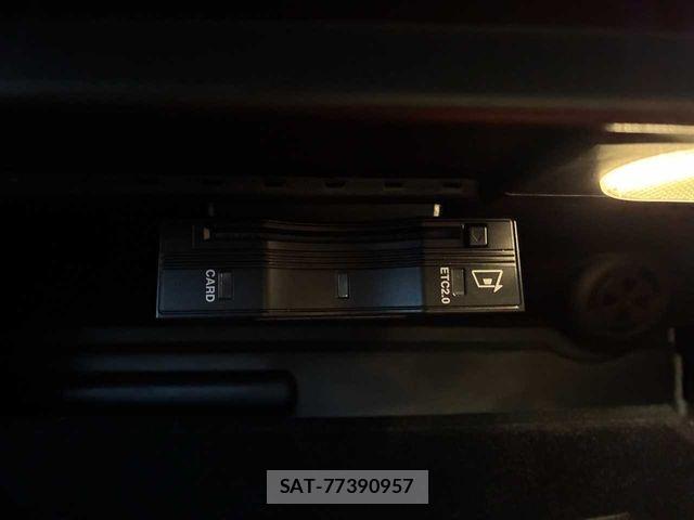 Jaguar XE 2020-01 7902759-14