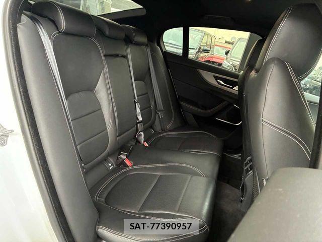 Jaguar XE 2020-01 7902759-17
