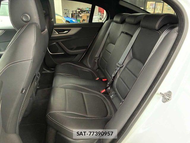 Jaguar XE 2020-01 7902759-19
