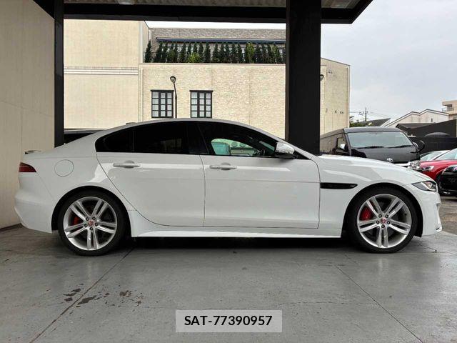 Jaguar XE 2020-01 7902759-22