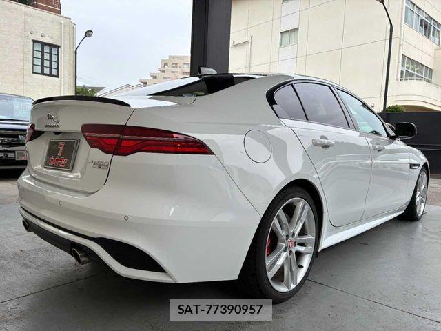 Jaguar XE 2020-01 7902759-23