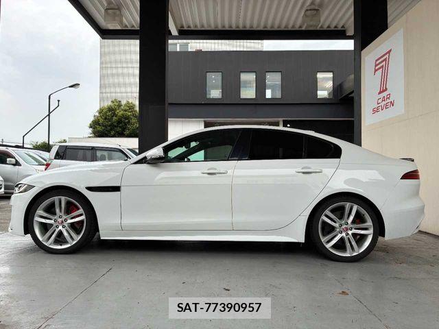 Jaguar XE 2020-01 7902759-26