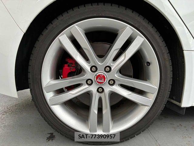 Jaguar XE 2020-01 7902759-28
