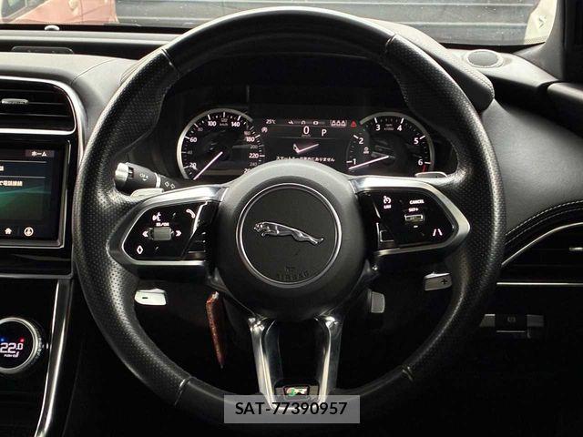 Jaguar XE 2020-01 7902759-2