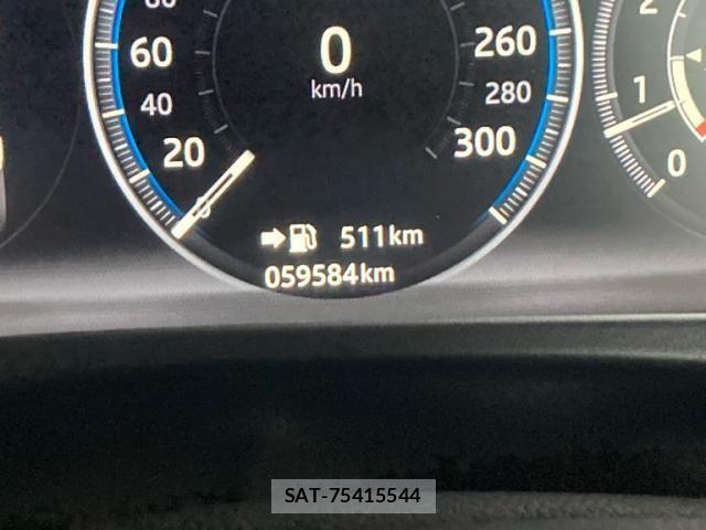 Jaguar XE 2017-08 8074127-22