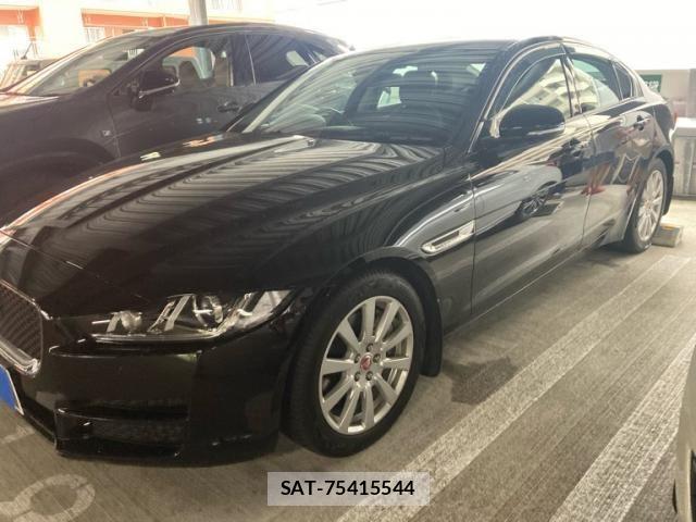 Jaguar XE 2017-08 8074127-2