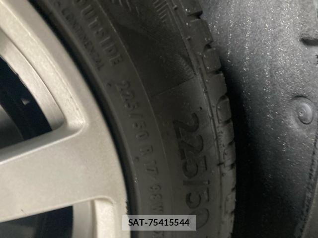 Jaguar XE 2017-08 8074127-8