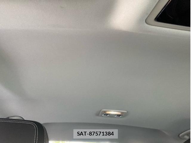 Jaguar XE 2016-05 8130649-25