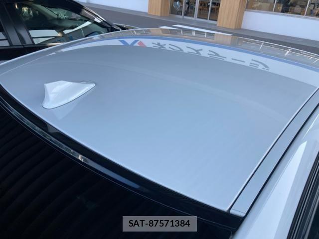 Jaguar XE 2016-05 8130649-6
