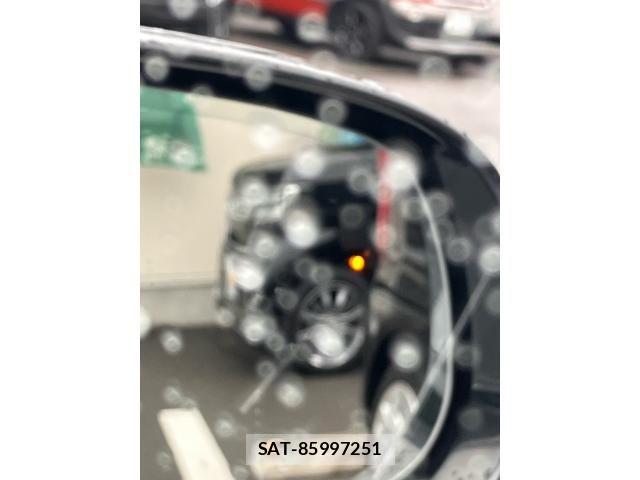 Jaguar XE 2020-10 8207984-20