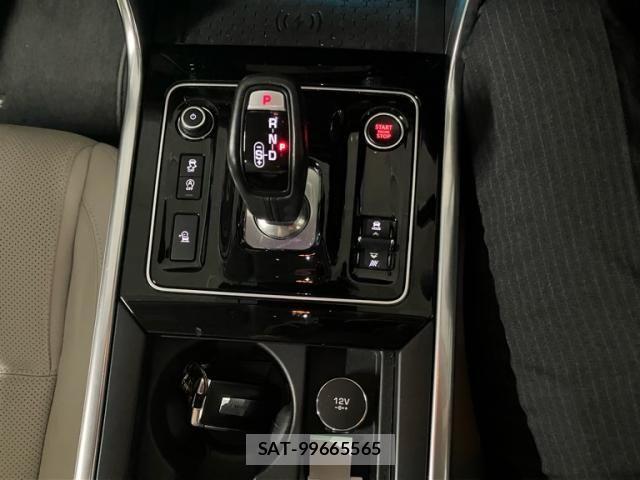 Jaguar XE 2020-02 8230422-20