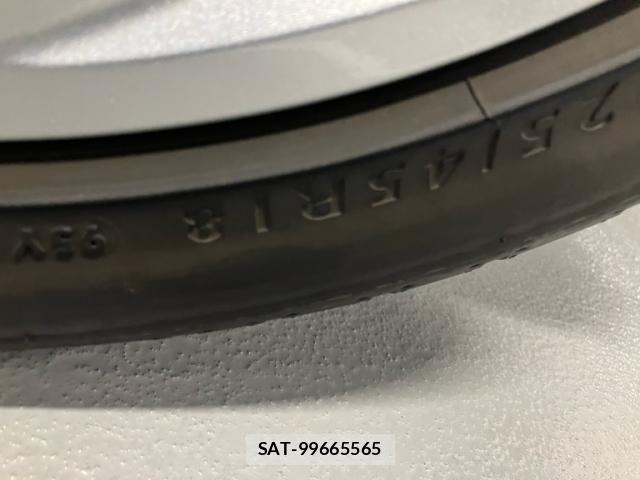 Jaguar XE 2020-02 8230422-7