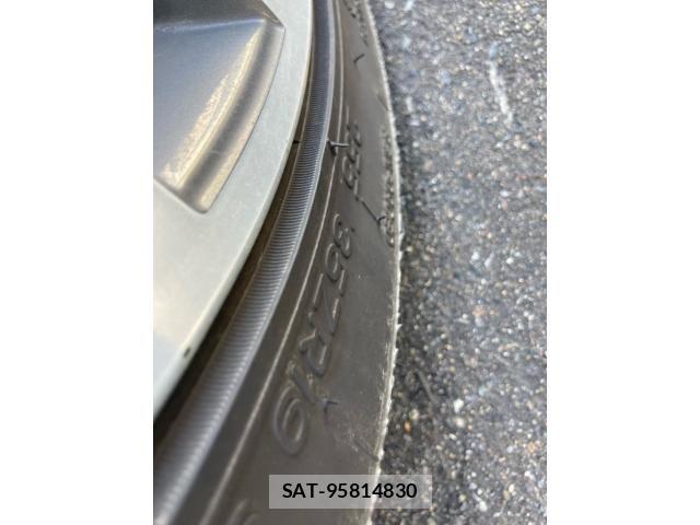 Jaguar XE 2016-02 8245493-24