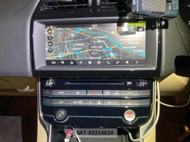 Jaguar XE 2018-08 8457707-13
