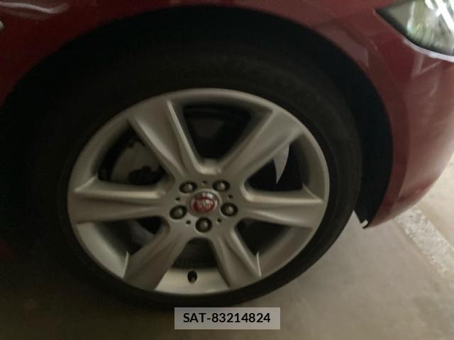 Jaguar XE 2018-08 8457707-5