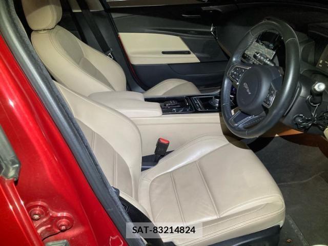 Jaguar XE 2018-08 8457707-8