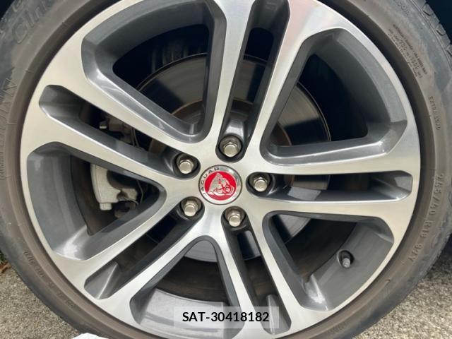 Jaguar XE 2018-02 8659578-7