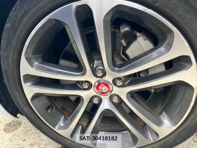 Jaguar XE 2018-02 8659578-9