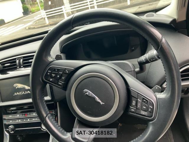 Jaguar XE 2018-02 8659578-14