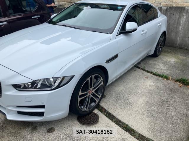 Jaguar XE 2018-02 8659578-1