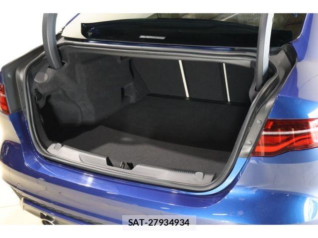 Jaguar XE 2022-04 8880192-14