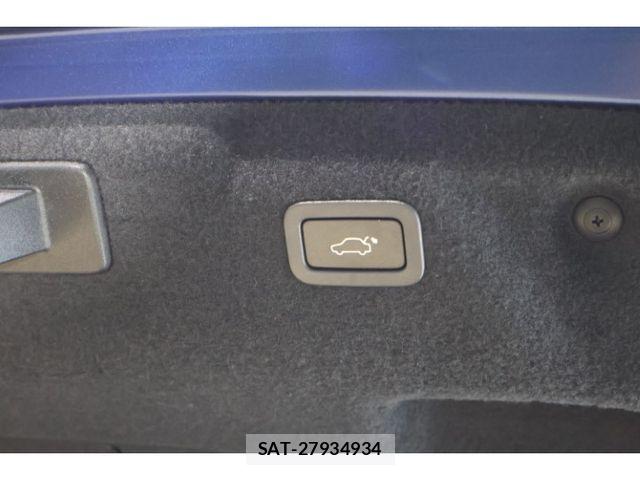 Jaguar XE 2022-04 8880192-15