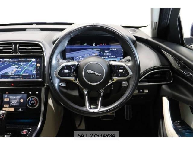 Jaguar XE 2022-04 8880192-16