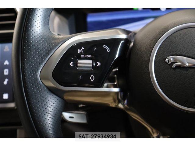 Jaguar XE 2022-04 8880192-17