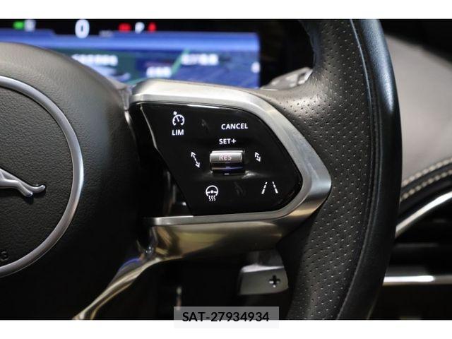 Jaguar XE 2022-04 8880192-18