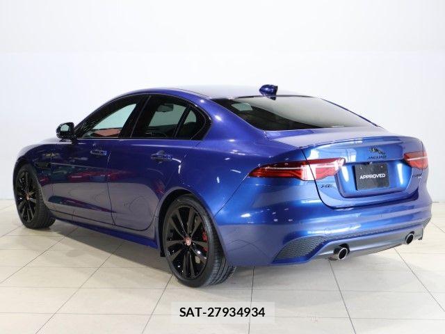 Jaguar XE 2022-04 8880192-1