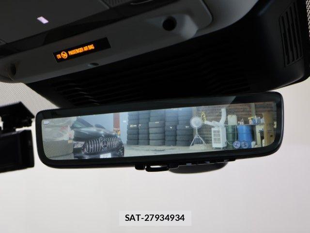 Jaguar XE 2022-04 8880192-19