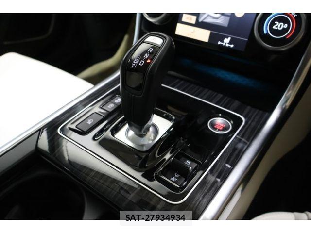 Jaguar XE 2022-04 8880192-20