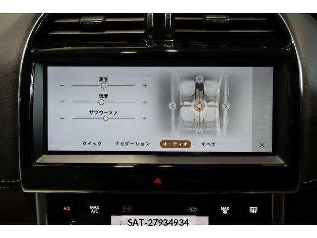 Jaguar XE 2022-04 8880192-26
