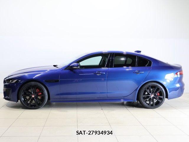 Jaguar XE 2022-04 8880192-5