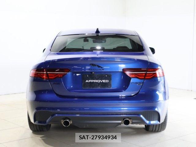 Jaguar XE 2022-04 8880192-6