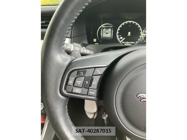 Jaguar XF 2016-02 6612402-17