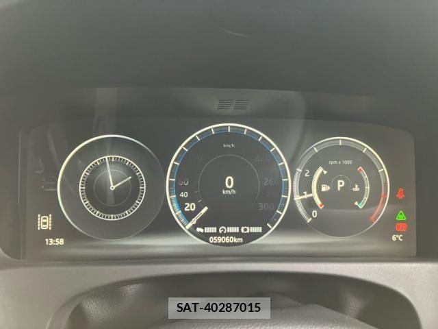 Jaguar XF 2016-02 6612402-26