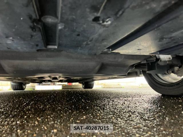 Jaguar XF 2016-02 6612402-7