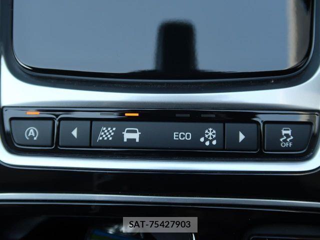 Jaguar XF 2017-03 6612401-10