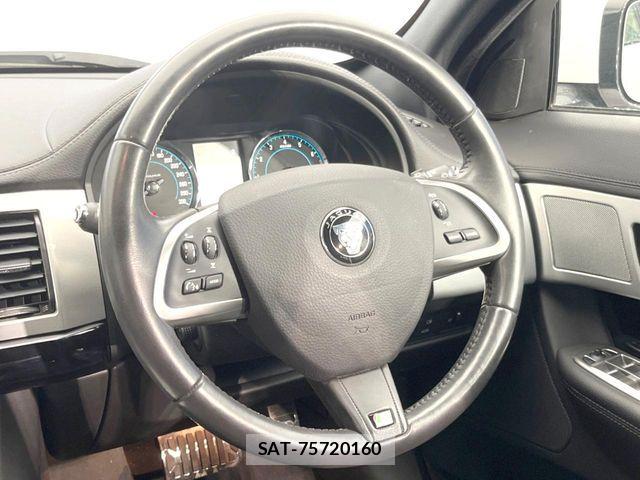 Jaguar XF 2015-07 6672005-10