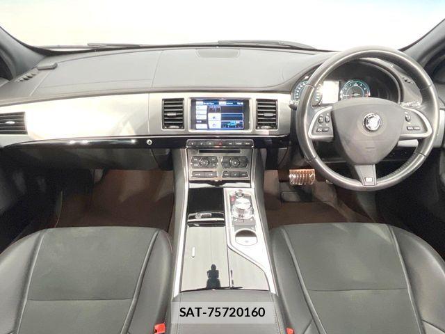 Jaguar XF 2015-07 6672005-1
