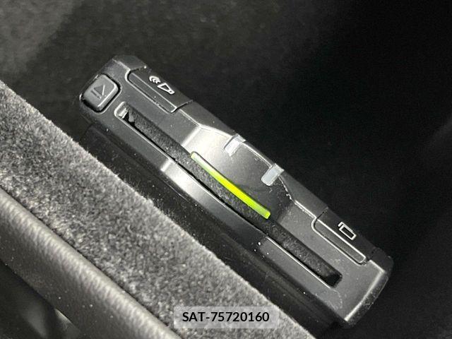 Jaguar XF 2015-07 6672005-7