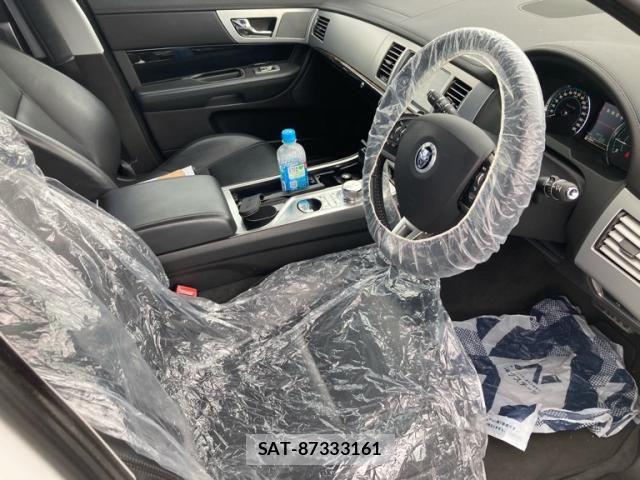 Jaguar XF 2012-03 7251111-9
