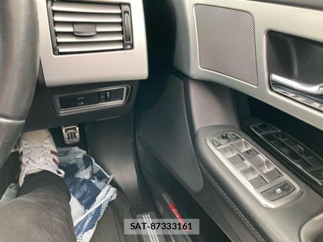 Jaguar XF 2012-03 7251111-12