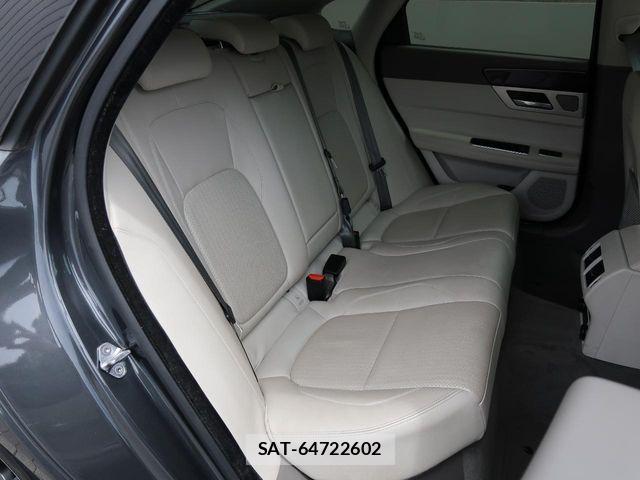 Jaguar XF 2016-09 7272089-17