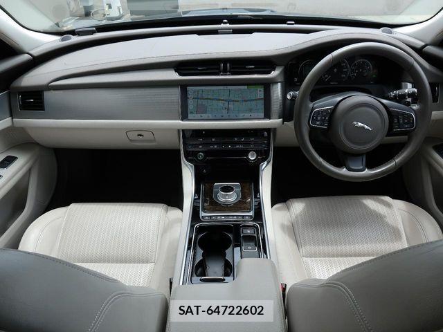 Jaguar XF 2016-09 7272089-1