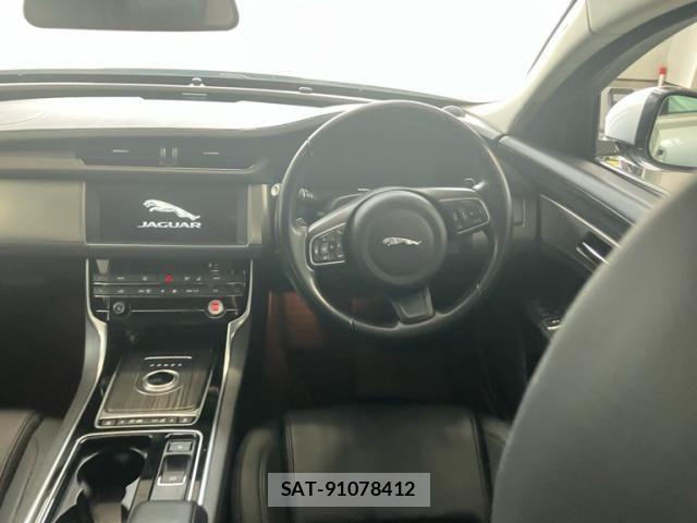 Jaguar XF 2019-02 7724369-9