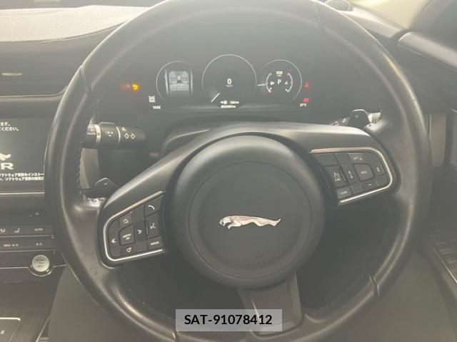 Jaguar XF 2019-02 7724369-13