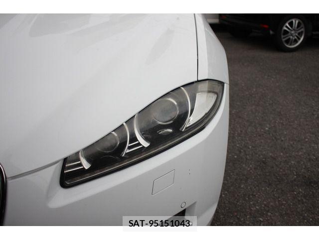 Jaguar XF 2013-03 7979559-9