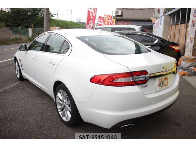 Jaguar XF 2013-03 7979559-14